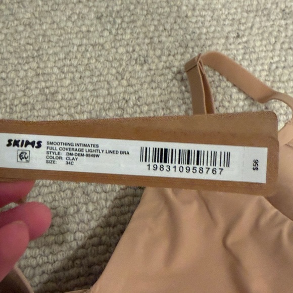 SKIMS Nude Bra - Picture 3 of 6